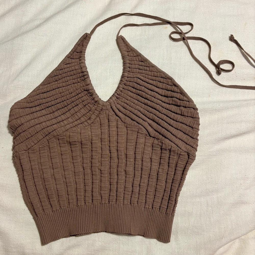 trendy halter 🫶🏼